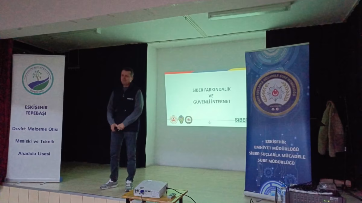 Eskişehir’de öğrenciler siber suçlarla ilgili bilgilendirildi