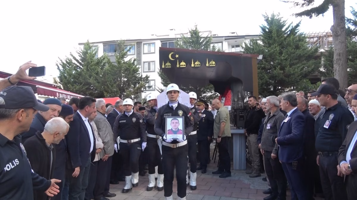 Tekne kazasında ölen polis memuru Numan Şen, son yolculuğuna uğurlandı