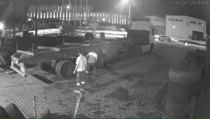 45 günlük evli çiftin yaralandığı kaza kamerada