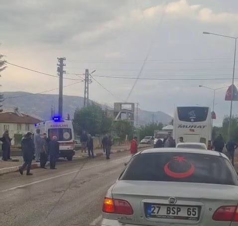 Yolcu otobüsü yayaya çarptı: 1 yaralı