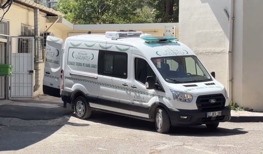 Gaziantep’te 5’inci kattan düşen çocuk kurtarılamadı