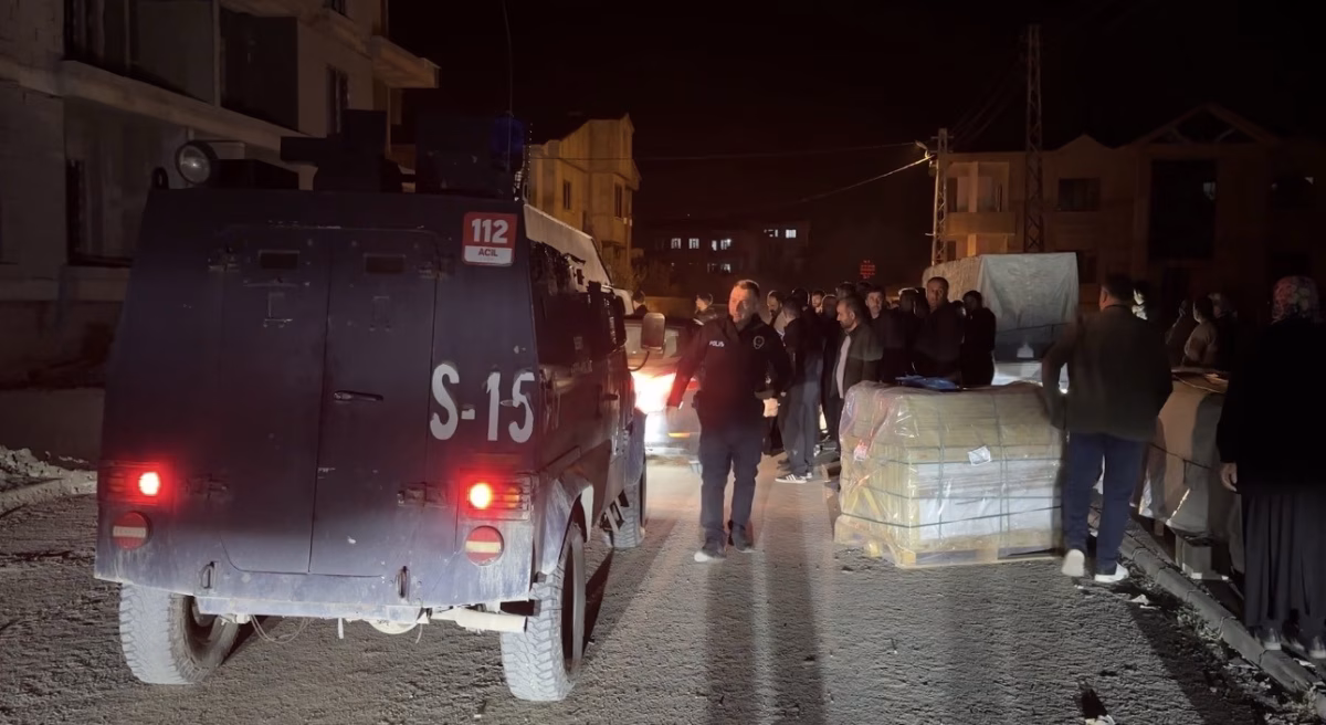 Yüksekova’da 10 saatlik kabus mutlu bitti: Kayıp Efe kamyonet kasasında uyurken bulundu