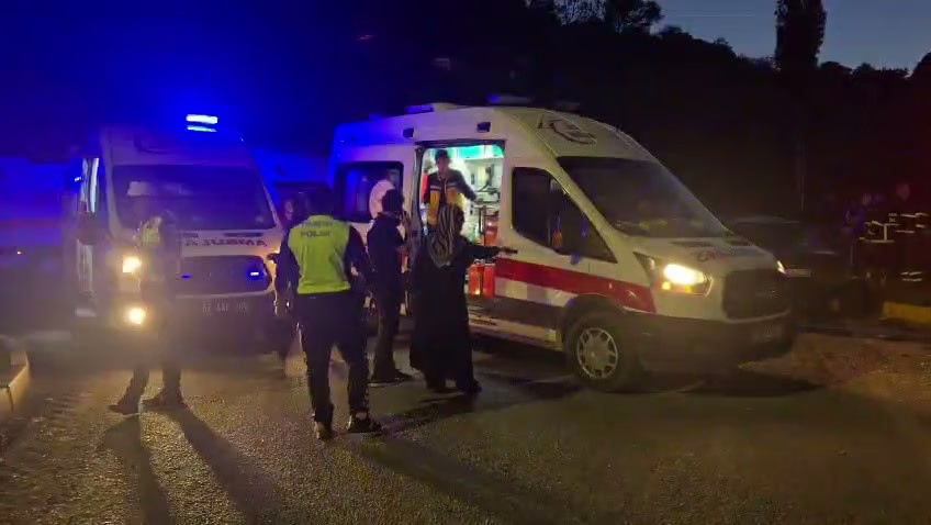 Zonguldak’ta iki araç kavşakta çarpıştı: 6 yaralı