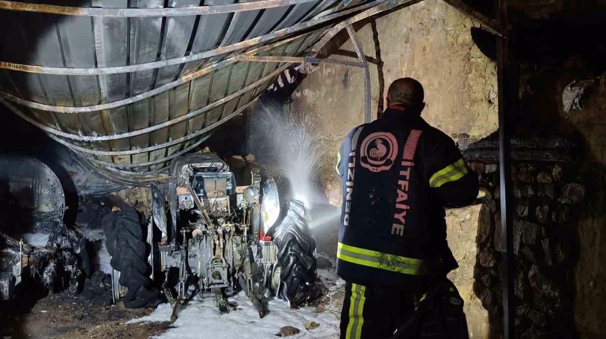 Çivril’de alevler iki tarım aracını kullanılamaz hale getirdi