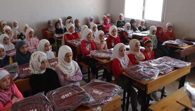 6 BİN 500 ÖĞRENCİYE KIRTASİYE DESTEĞİ