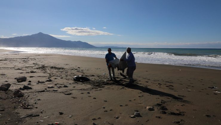 HBB FIRTINA SONRASI SAMANDAĞ SAHİLİNİ TEMİZLEDİ