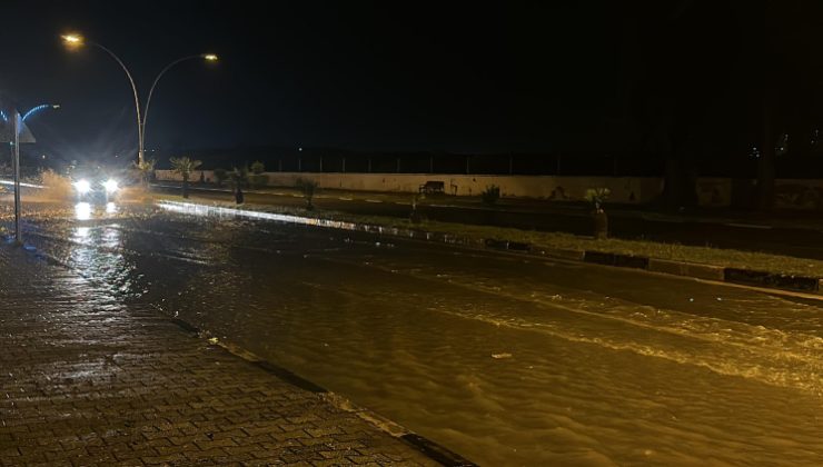 Sağanak Yağış Konteyner Kentleri Vurdu