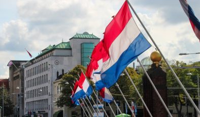 Wilders çekildi Hükümet düştü