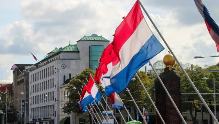 Wilders çekildi Hükümet düştü